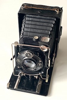 Voigtlnder Avus 9x12. 1. Modell